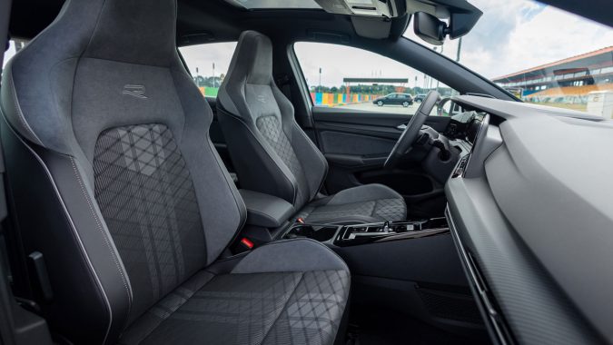 Nội thất Volkswagen Golf eTSI