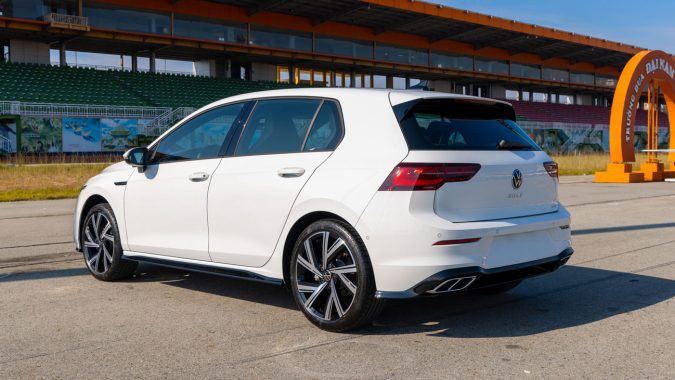 Volkswagen Golf 1.5 eTSI R-Line