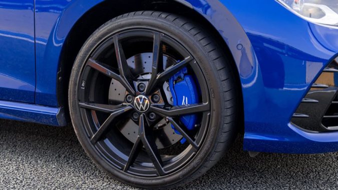 Volkswagen Golf R Performance