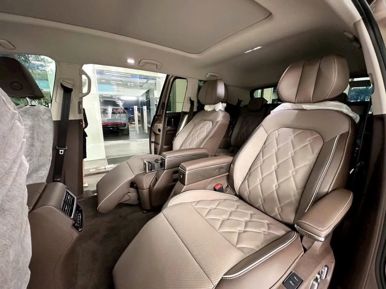 Ghế thương gia trên Volkswagen Viloran