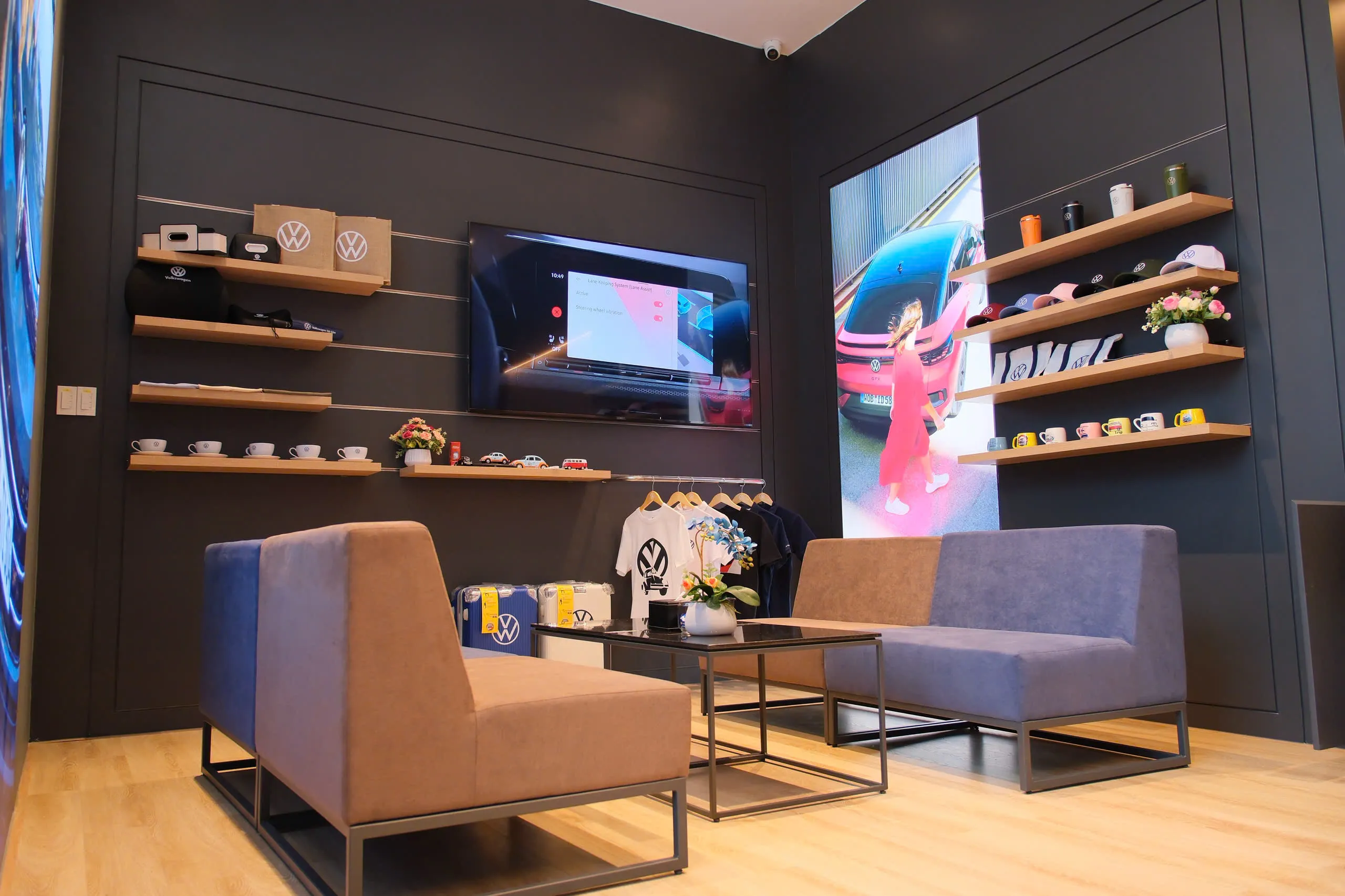 Khu vực tiếp khách Showroom Volkswagen Nguyễn Trãi
