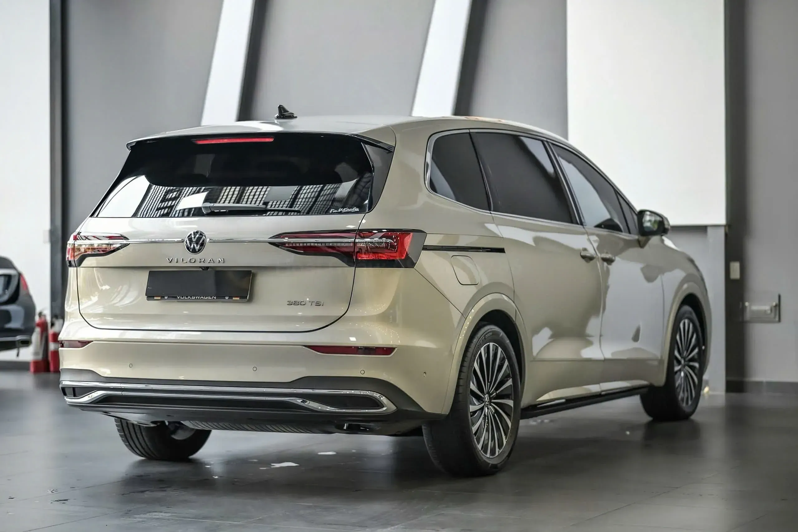 Ngoại thất Volkswagen Viloran Luxury