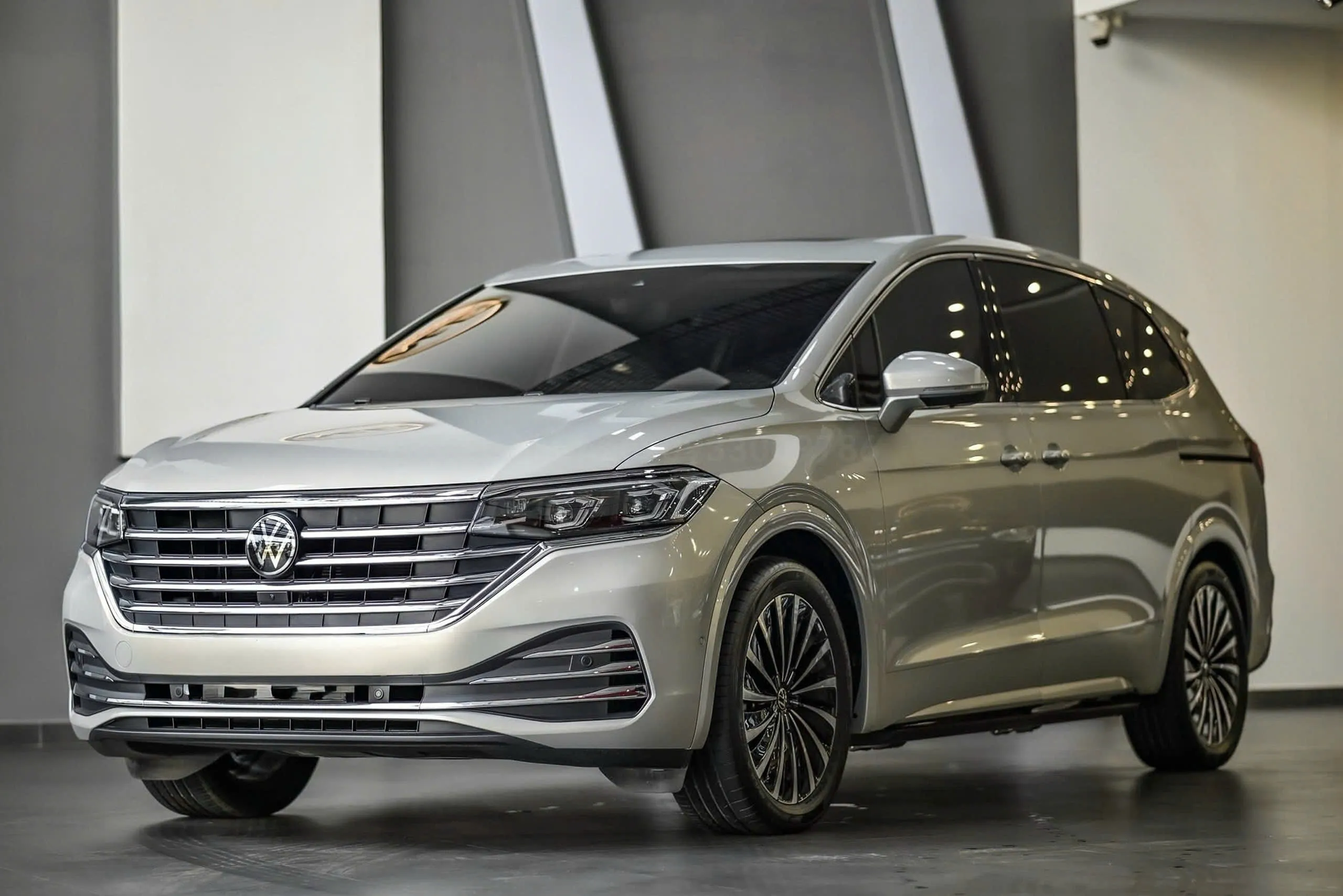 Ngoại Thất Volkswagen Viloran Luxury