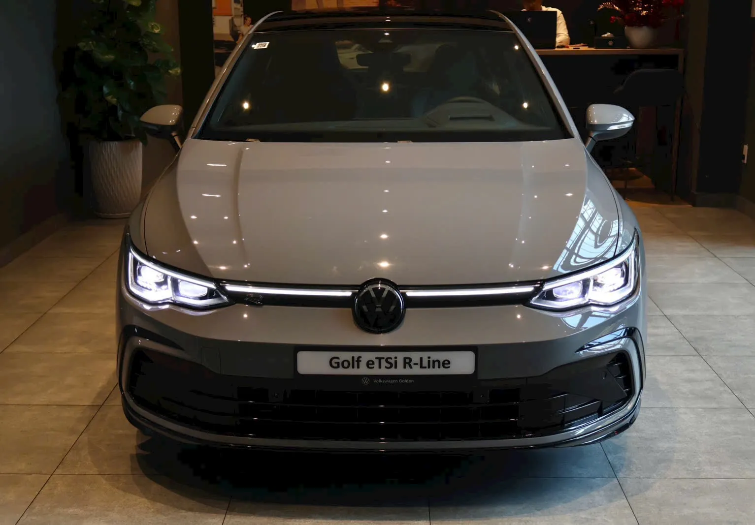 Volkswagen Golf 1.5 eTSI R-Line